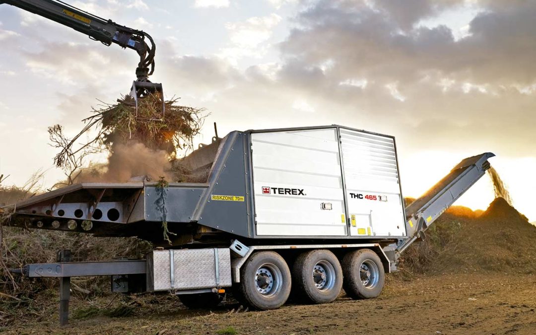 Nuestra maquinaria, apropiada para el triturado y tratamiento de materiales forestales.